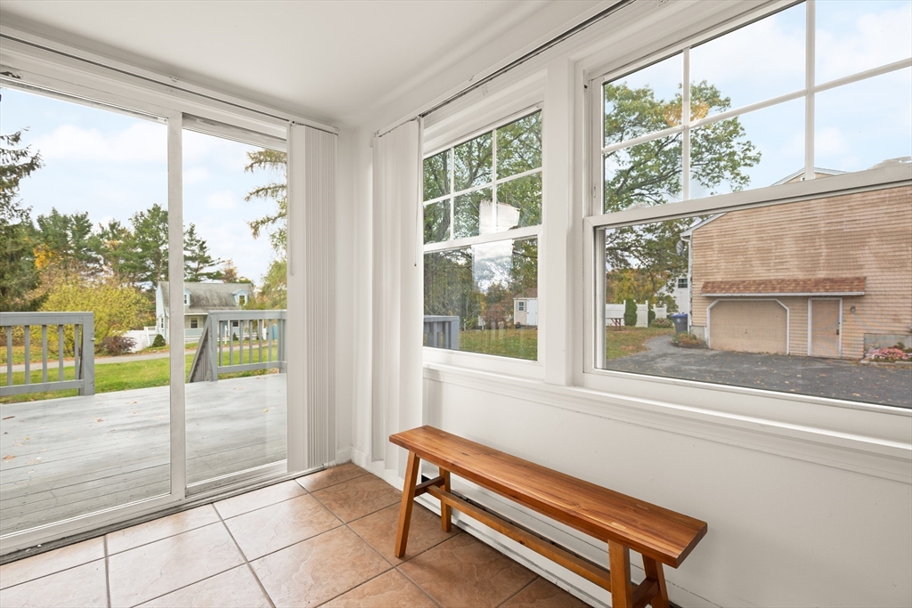 Methuen, Massachusetts, 01844, United States, 3 Bedrooms Bedrooms, ,2 BathroomsBathrooms,Residential,For Sale,1986307