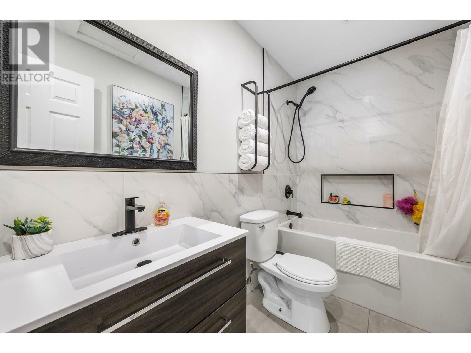 PENTICTON, British Columbia, V2A 1A7, CA, 6 Bedrooms Bedrooms, ,4 BathroomsBathrooms,Residential,For Sale,1859946