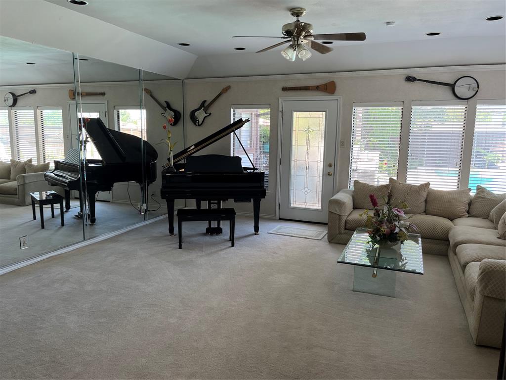 Garland, Texas, 75043, United States, 4 Bedrooms Bedrooms, ,3 BathroomsBathrooms,Residential,For Sale,1818340