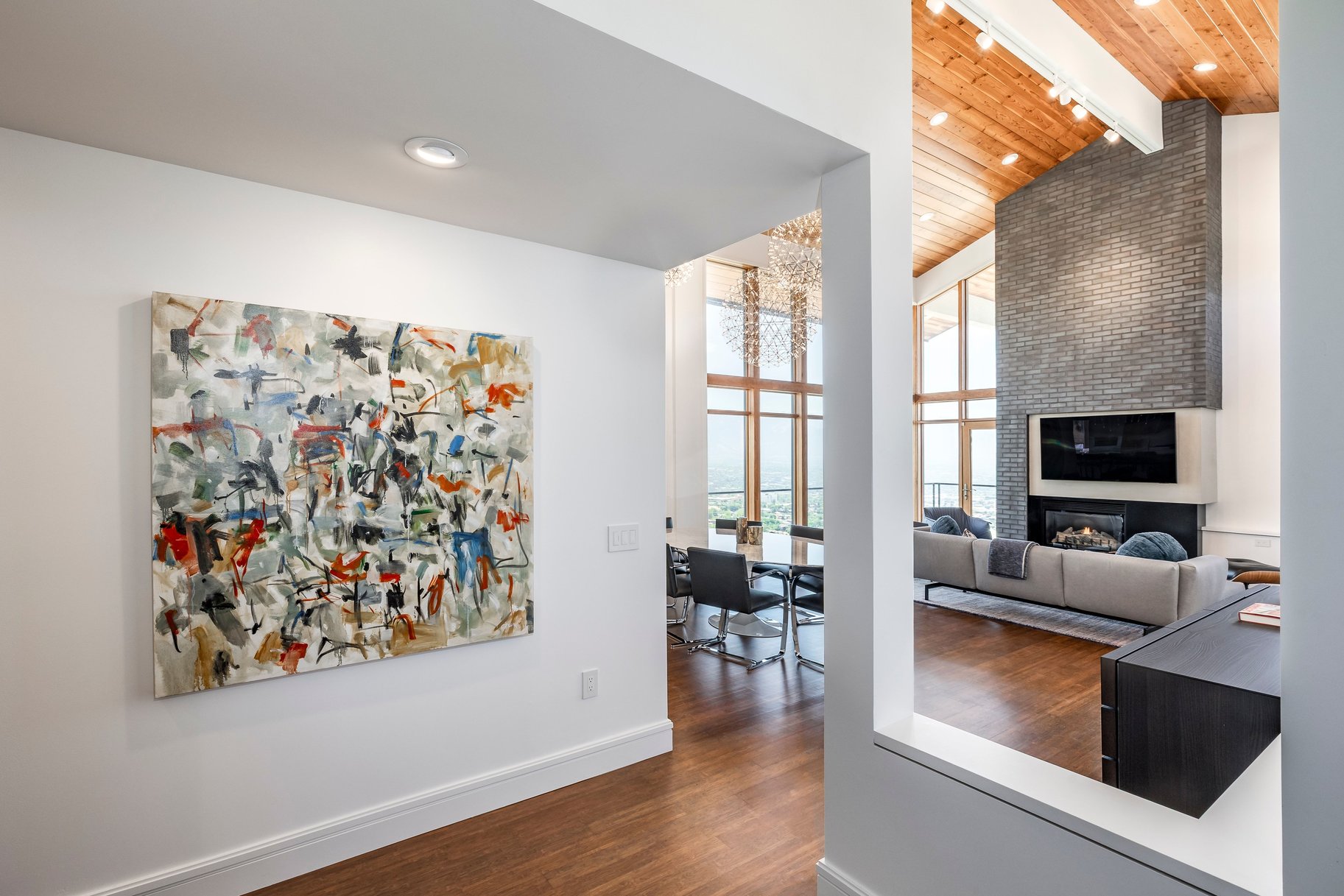  Stunning Contemporary Home with Commanding Views - 物件實景