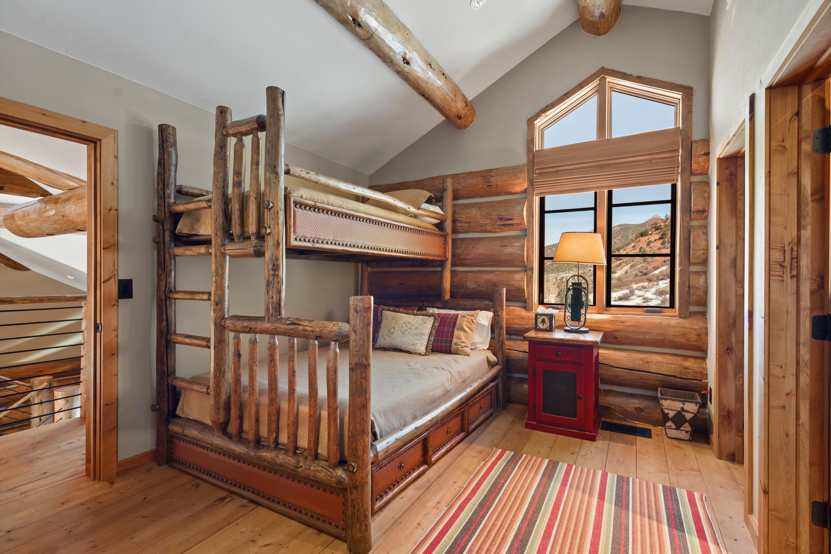  Timeless Log Home on 12+ Acres in Snowmass  Sweeping Mountain Views - 物件實景