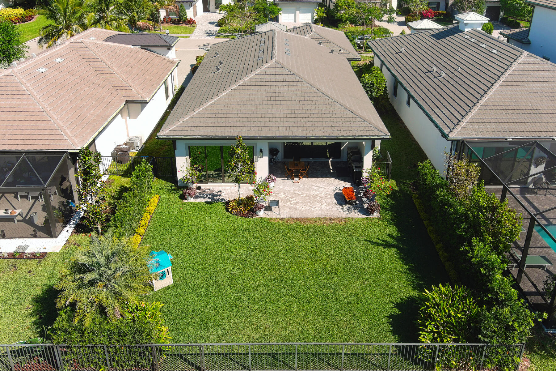 West Palm Beach, Florida, 33401, United States, 3 Bedrooms Bedrooms, ,4 BathroomsBathrooms,Residential,For Sale,1745907