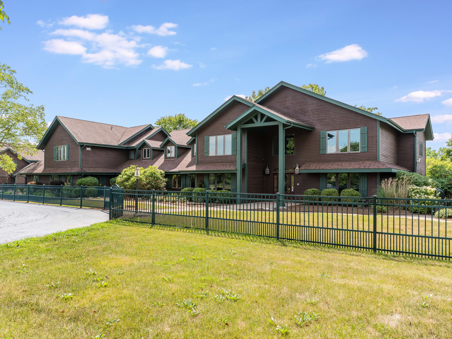 Frankfort, Illinois, 60423, United States, 8 Bedrooms Bedrooms, ,7 BathroomsBathrooms,Residential,For Sale,1911769