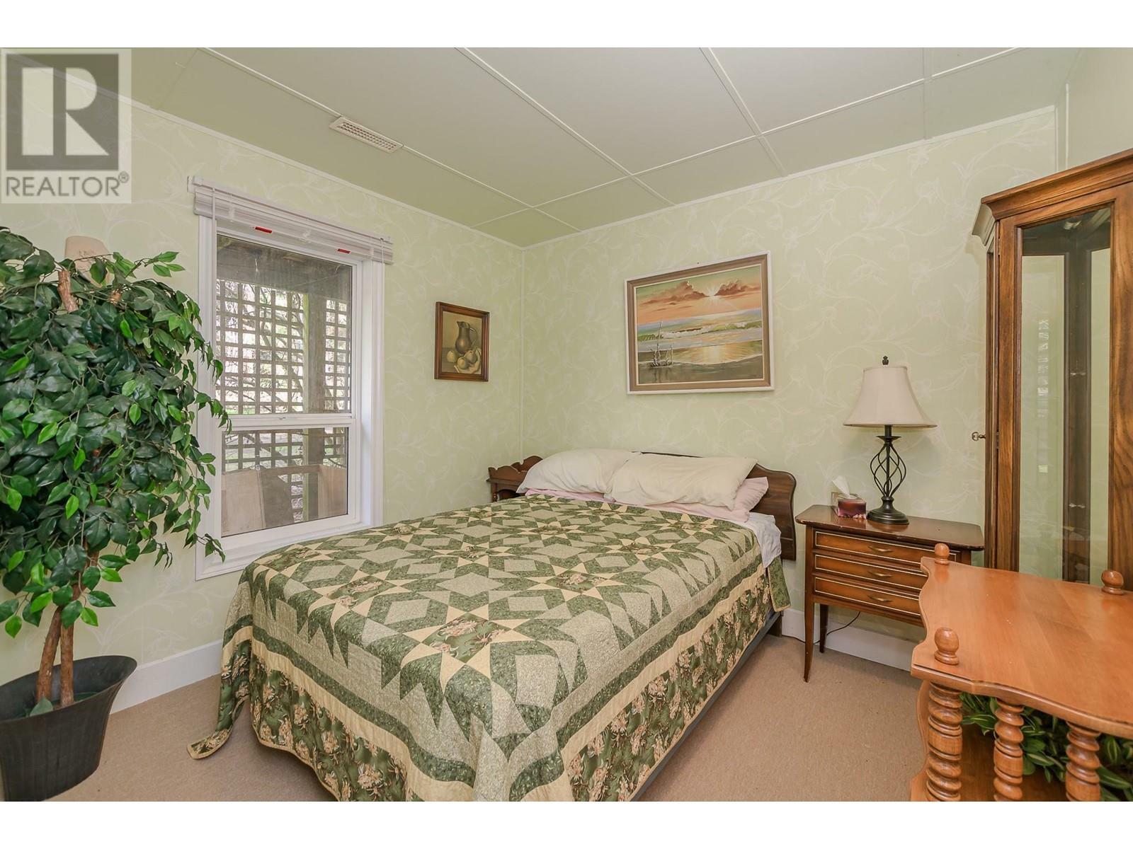 SALMON ARM, British Columbia, V1E 3C2, CA, 5 Bedrooms Bedrooms, ,3 BathroomsBathrooms,Residential,For Sale,1838319