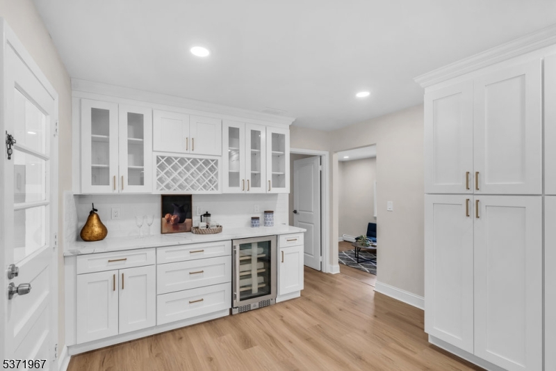 Berkeley Heights Twp., New Jersey, 07922, United States, 5 Bedrooms Bedrooms, ,3 BathroomsBathrooms,Residential,For Sale,1927400