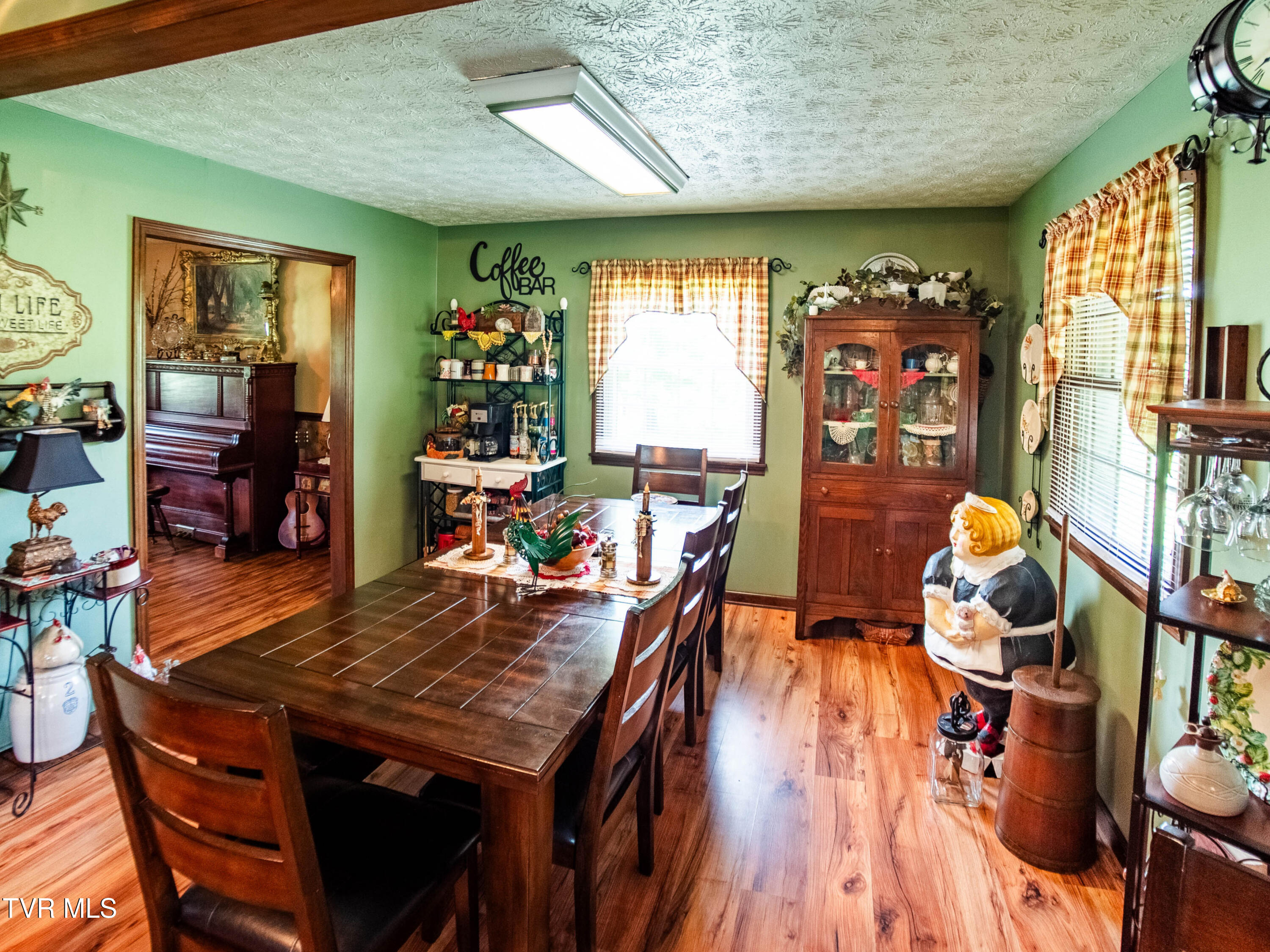 Surgoinsville, Tennessee, 37873, United States, 3 Bedrooms Bedrooms, ,3 BathroomsBathrooms,Residential,For Sale,1937059