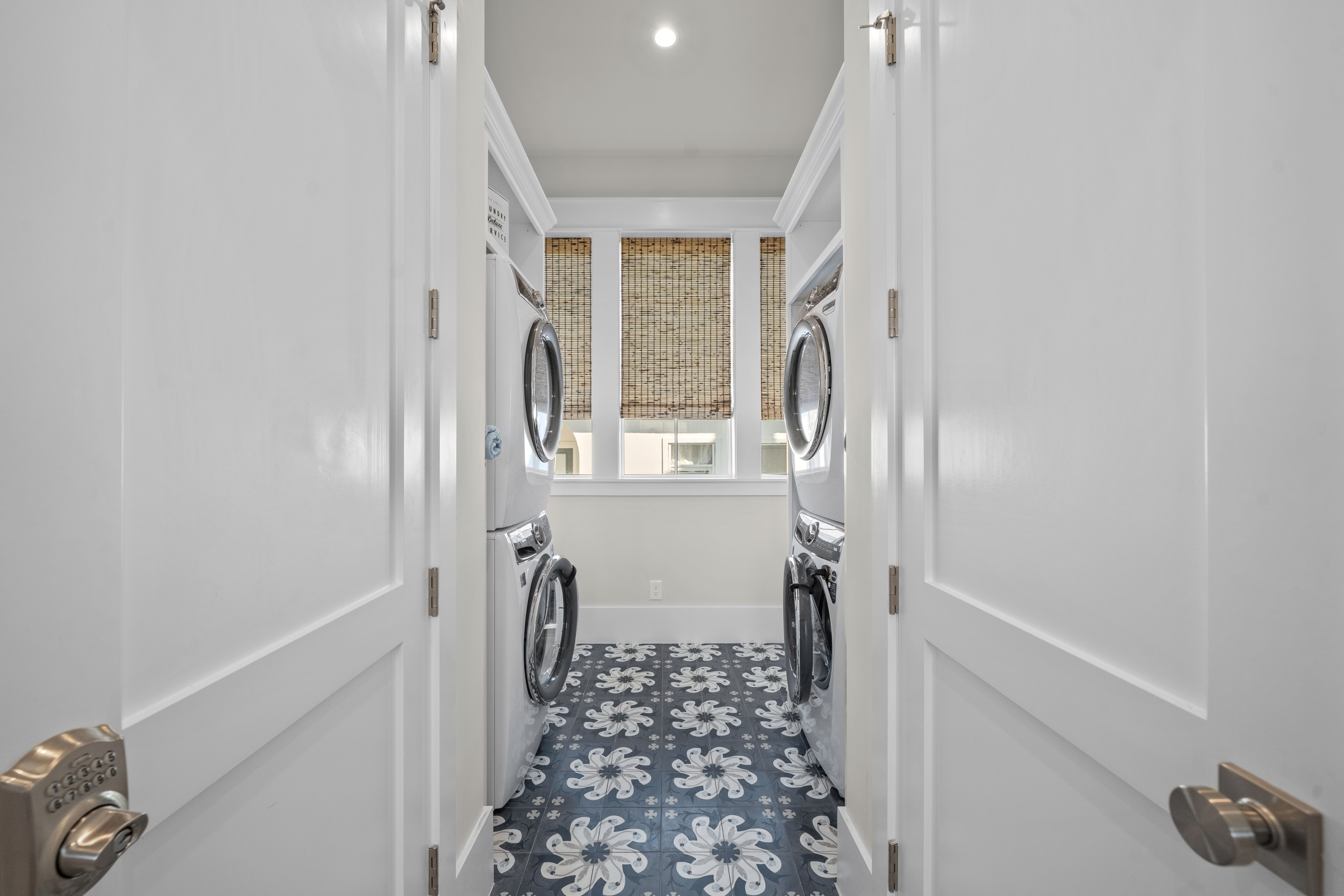  Gulf Serenity  Newer-Construction 8-Bedroom Luxury Home with Rooftop Terrace - 物件實景