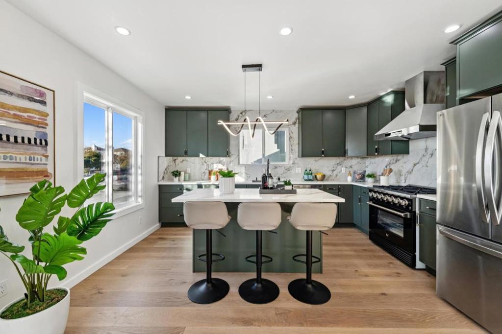 San Francisco, California, 94132, United States, 4 Bedrooms Bedrooms, ,4 BathroomsBathrooms,Residential,For Sale,2008960