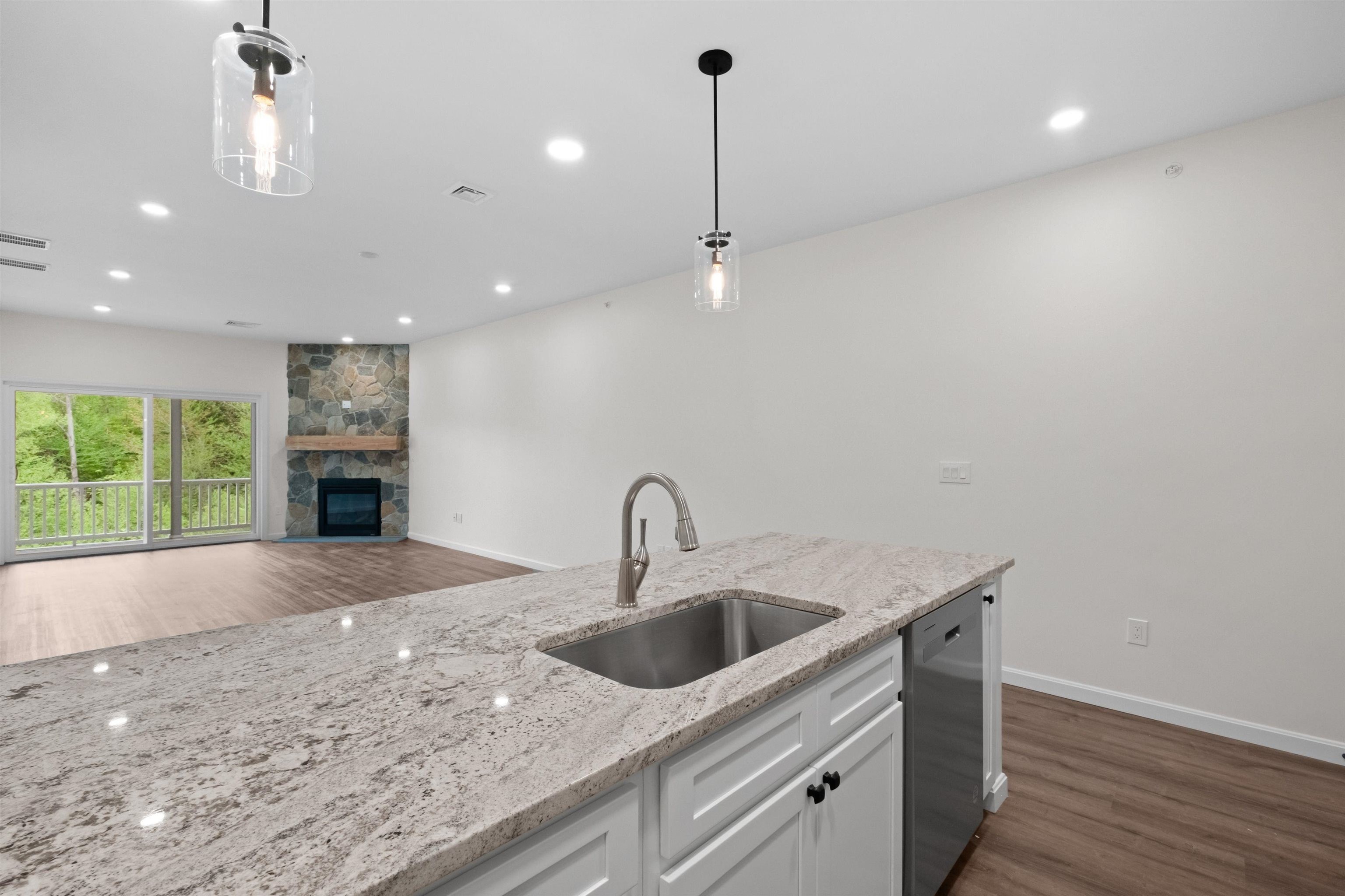 Lincoln, New Hampshire, 03251, United States, 4 Bedrooms Bedrooms, ,3 BathroomsBathrooms,Residential,For Sale,1922884
