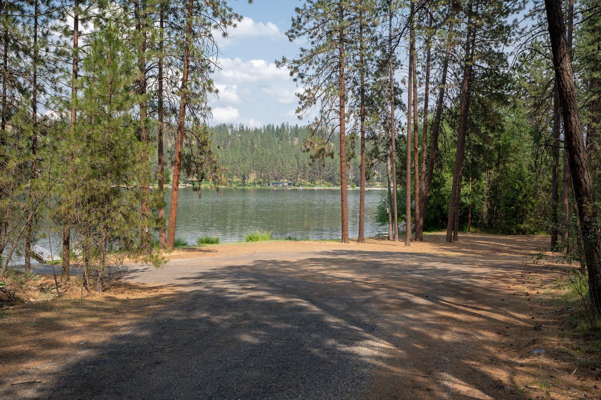 Nine Mile Falls, Washington, 99026, United States, 5 Bedrooms Bedrooms, ,4 BathroomsBathrooms,Residential,For Sale,1895080