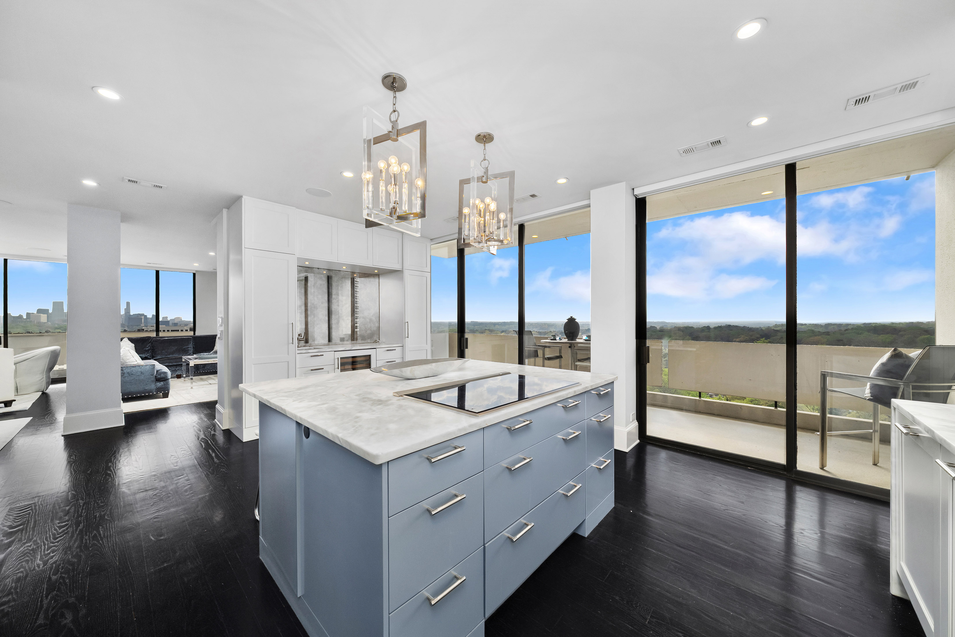  Fully Renovated Residence with Stunning Skyline Views - 物件實景