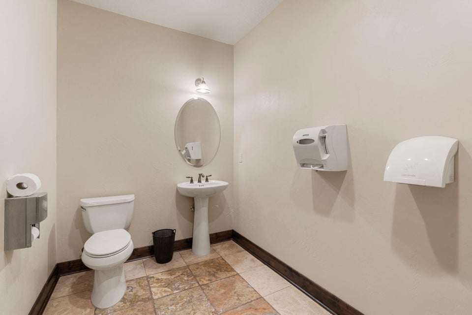 New Harmony, Utah, 84757, United States, 5 Bedrooms Bedrooms, ,6 BathroomsBathrooms,Residential,For Sale,2000791