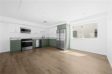 Van Nuys, California, 91405, United States, 11 Bedrooms Bedrooms, ,Residential,For Sale,1763615