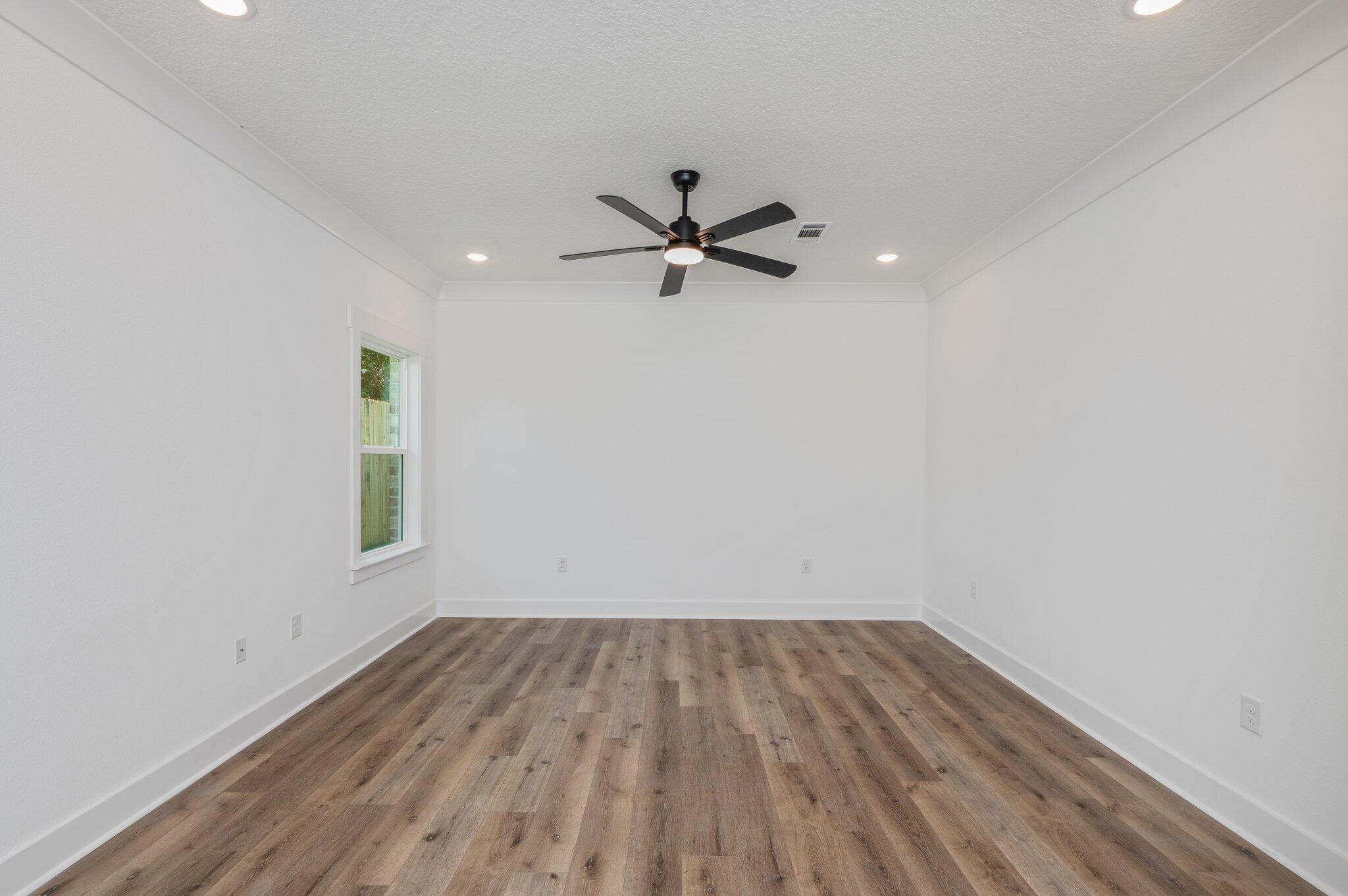 Fort Walton Beach, Florida, 32548, United States, 6 Bedrooms Bedrooms, ,3 BathroomsBathrooms,Residential,For Sale,1890001