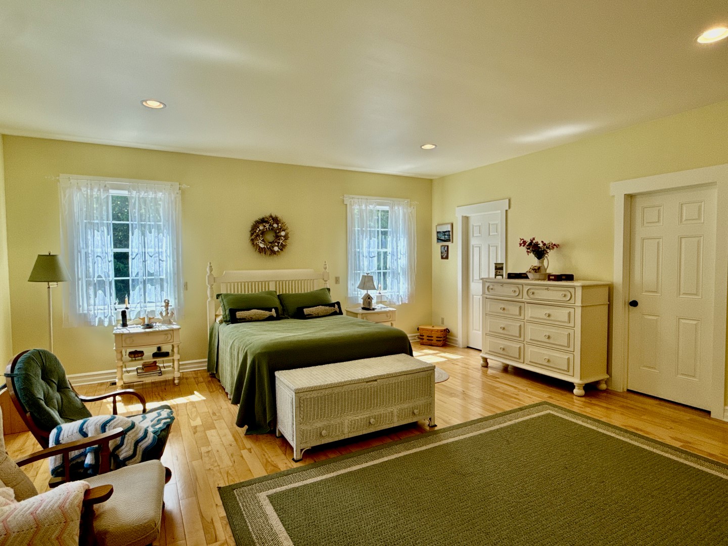 Hawley, Pennsylvania, 18428, United States, 3 Bedrooms Bedrooms, ,4 BathroomsBathrooms,Residential,For Sale,1846687