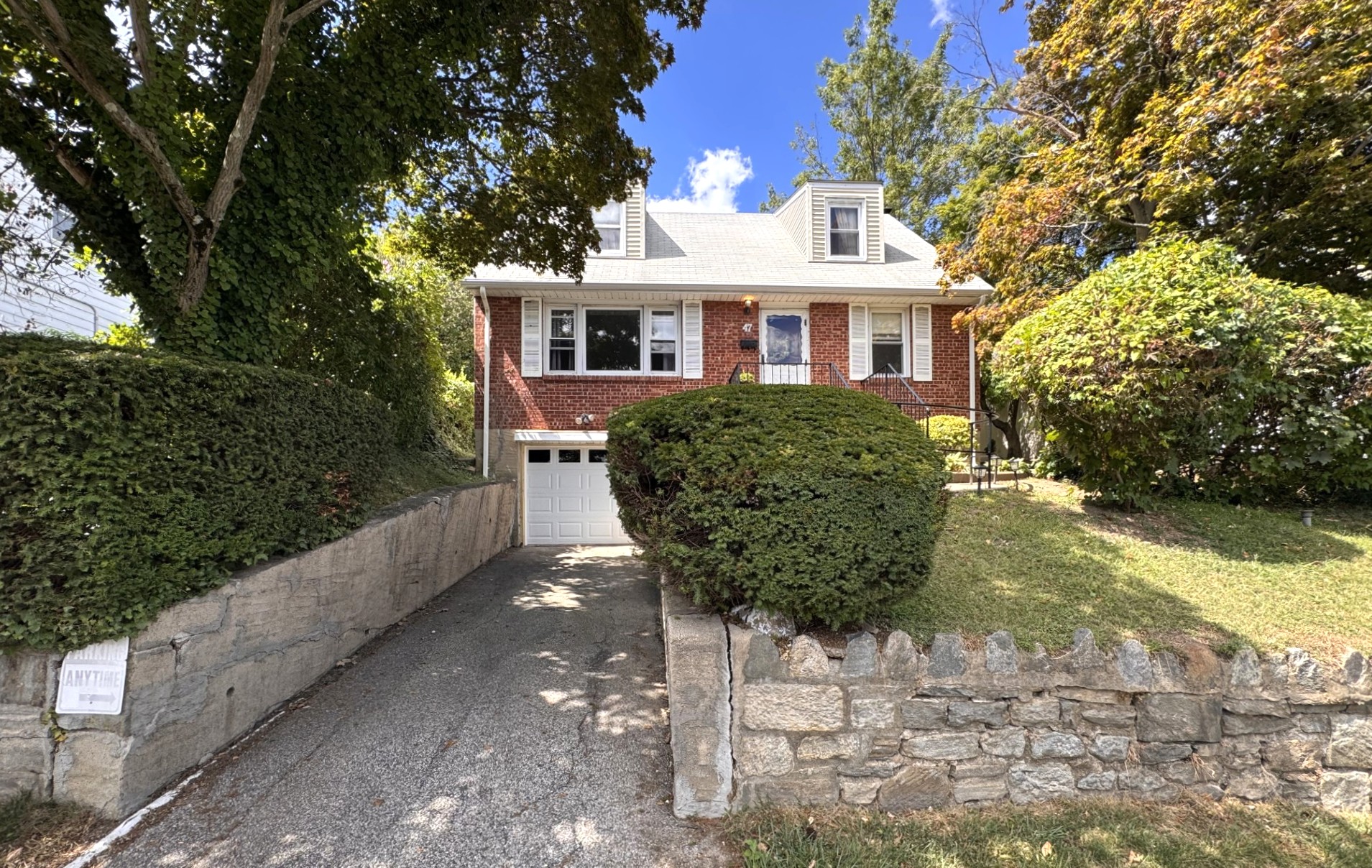 Yonkers, New York, 10703, United States, 3 Bedrooms Bedrooms, ,2 BathroomsBathrooms,Residential,For Sale,1942692
