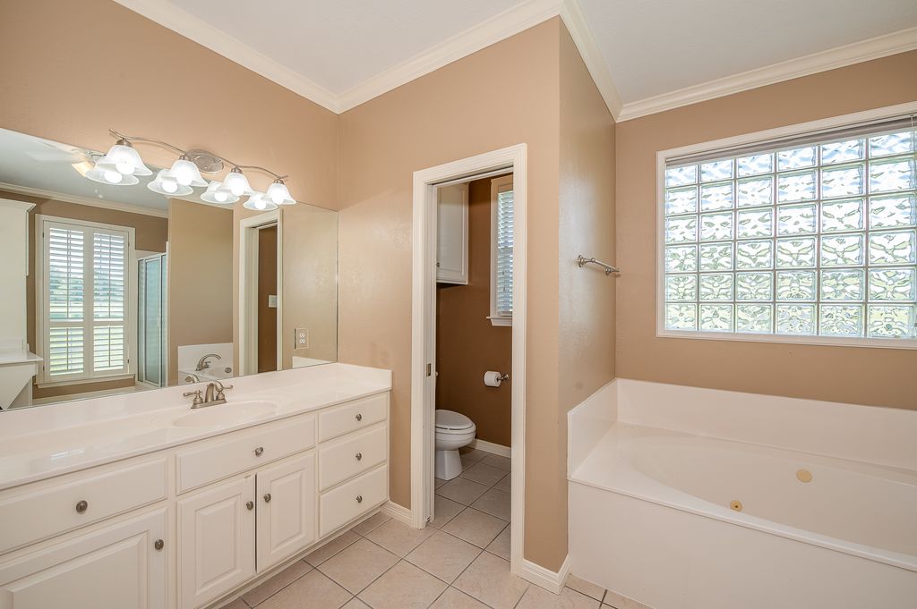 College Station, Texas, 77845, United States, 5 Bedrooms Bedrooms, ,5 BathroomsBathrooms,Residential,For Sale,1876080