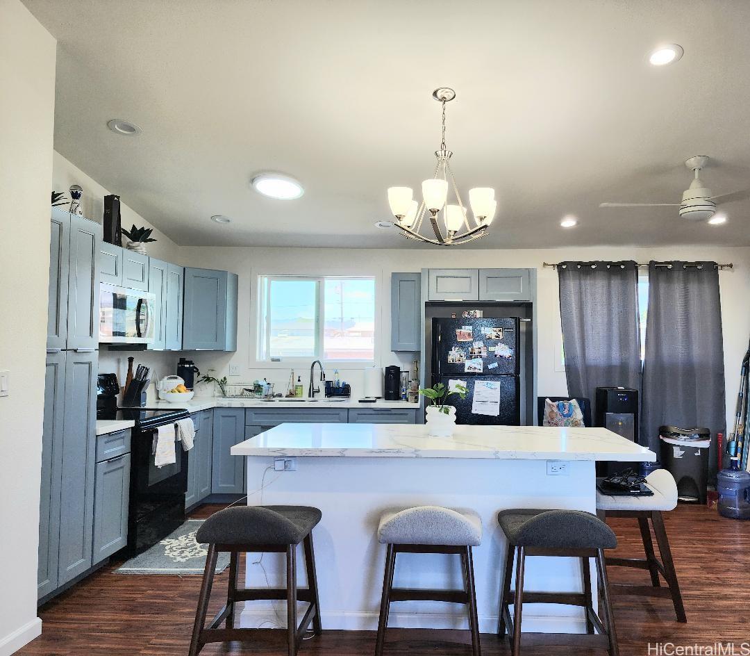 Pearl City, Hawaii, 96782, United States, 7 Bedrooms Bedrooms, ,4 BathroomsBathrooms,Residential,For Sale,1973891