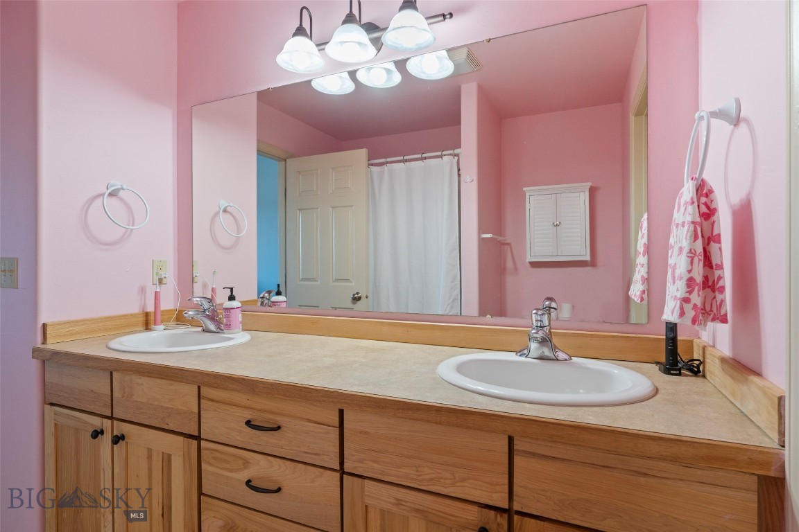 Bozeman, Montana, 59715, United States, 3 Bedrooms Bedrooms, ,3 BathroomsBathrooms,Residential,For Sale,1991519