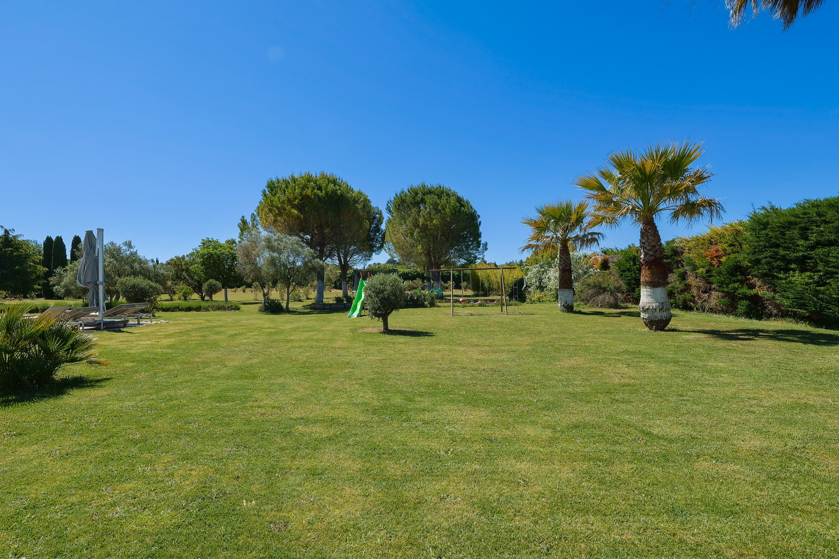  PUYRICARD – Elegant single-storey 350 sqm property with swimming pool and guest… - 物件實景