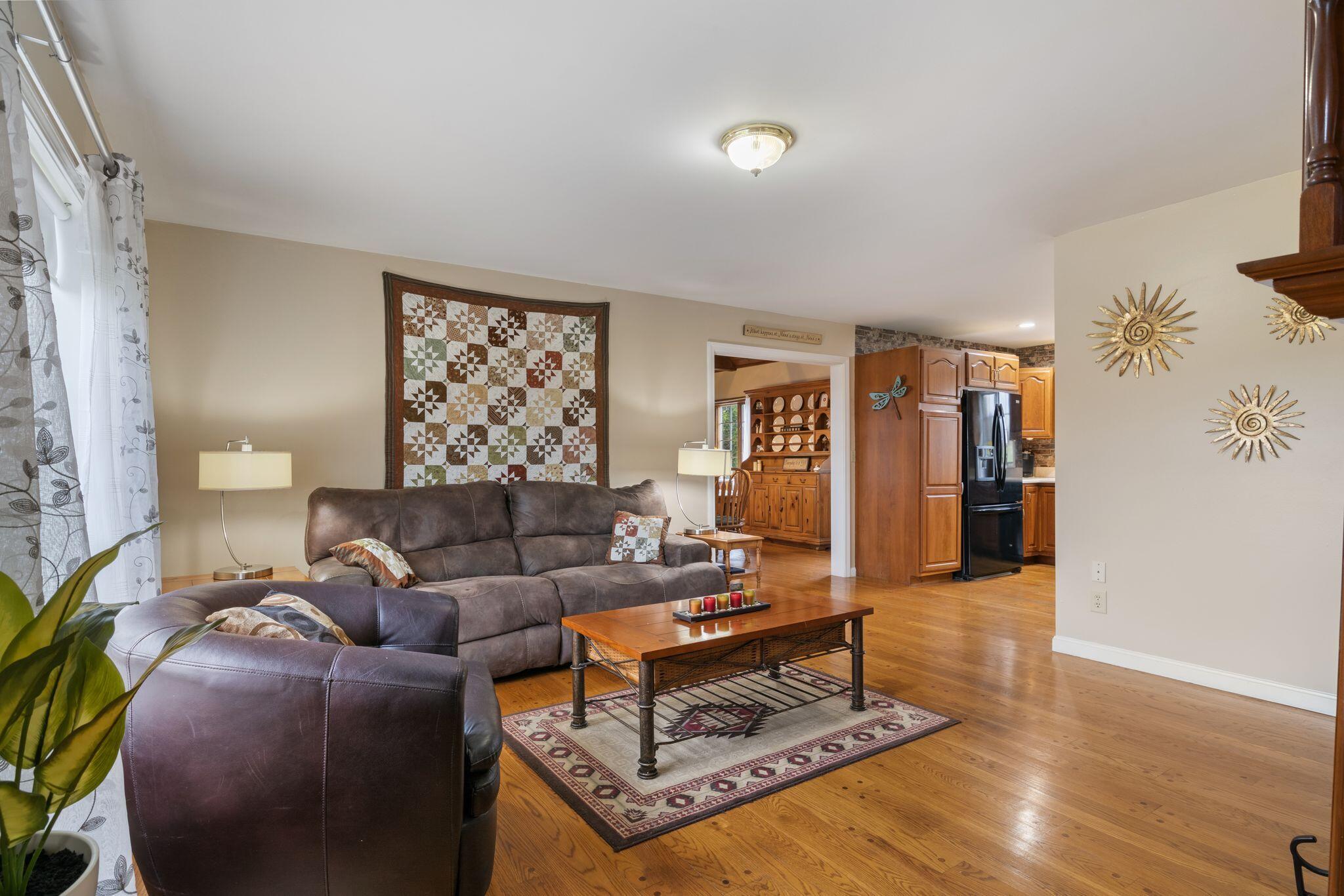 Sanford, Maine, 04083, United States, 3 Bedrooms Bedrooms, ,2 BathroomsBathrooms,Residential,For Sale,1987939