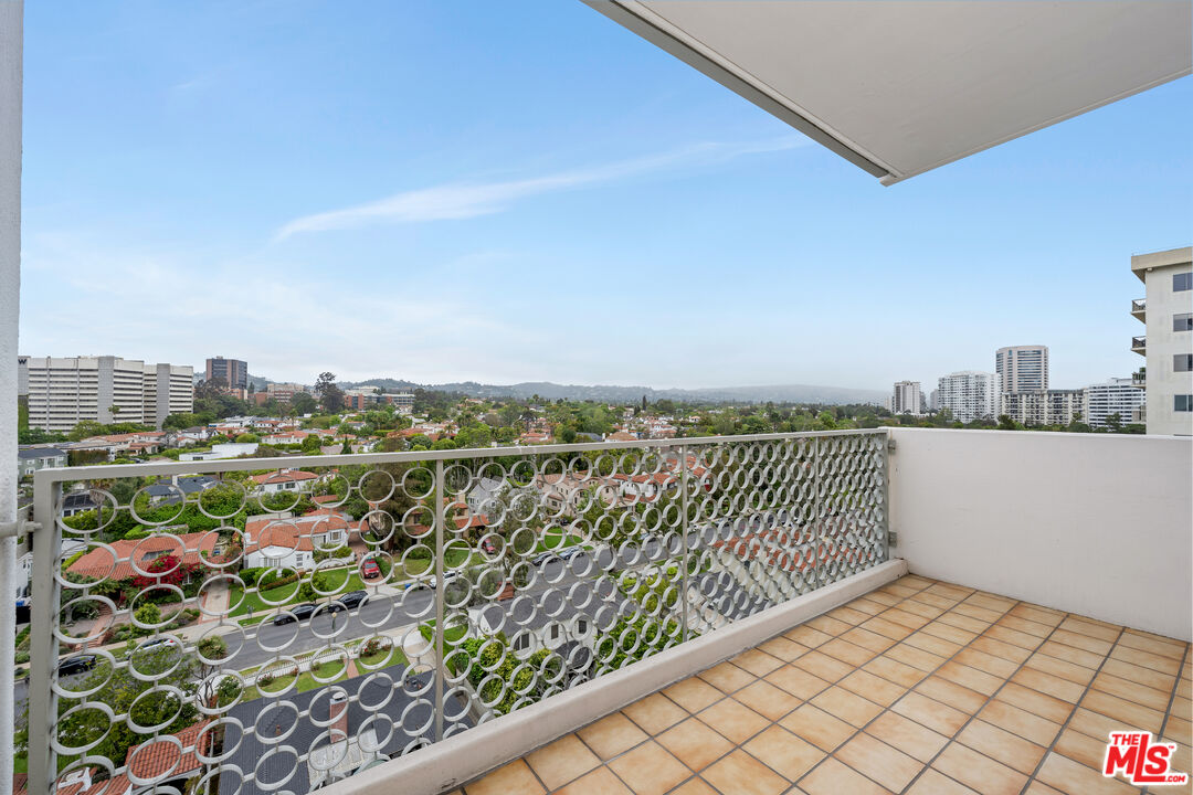 Los Angeles, California, 90024, United States, 3 Bedrooms Bedrooms, ,1 BathroomBathrooms,Residential,For Sale,1819230