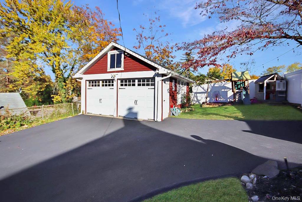 Garnerville, New York, 10923, United States, 3 Bedrooms Bedrooms, ,2 BathroomsBathrooms,Residential,For Sale,1974386