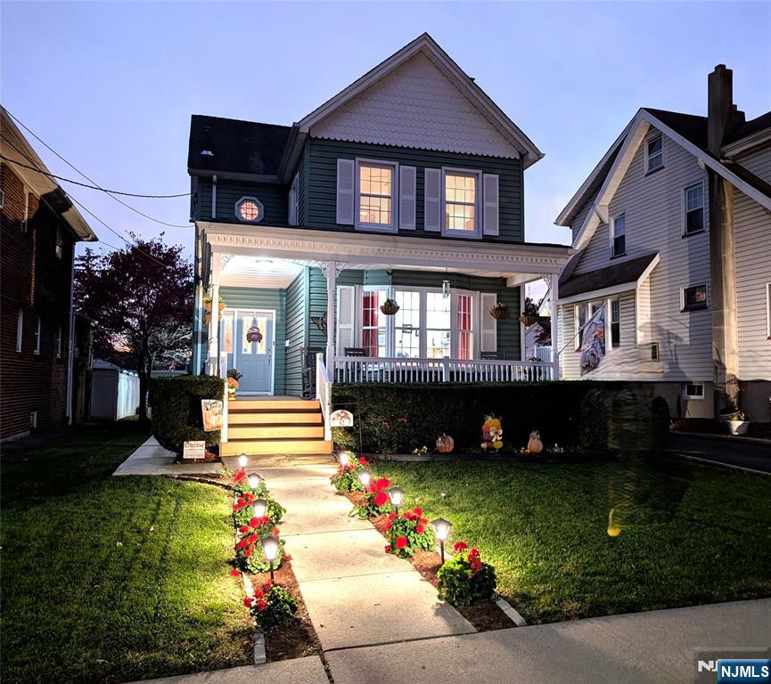 Kearny, New Jersey, 07032, United States, 4 Bedrooms Bedrooms, ,2 BathroomsBathrooms,Residential,For Sale,1980057