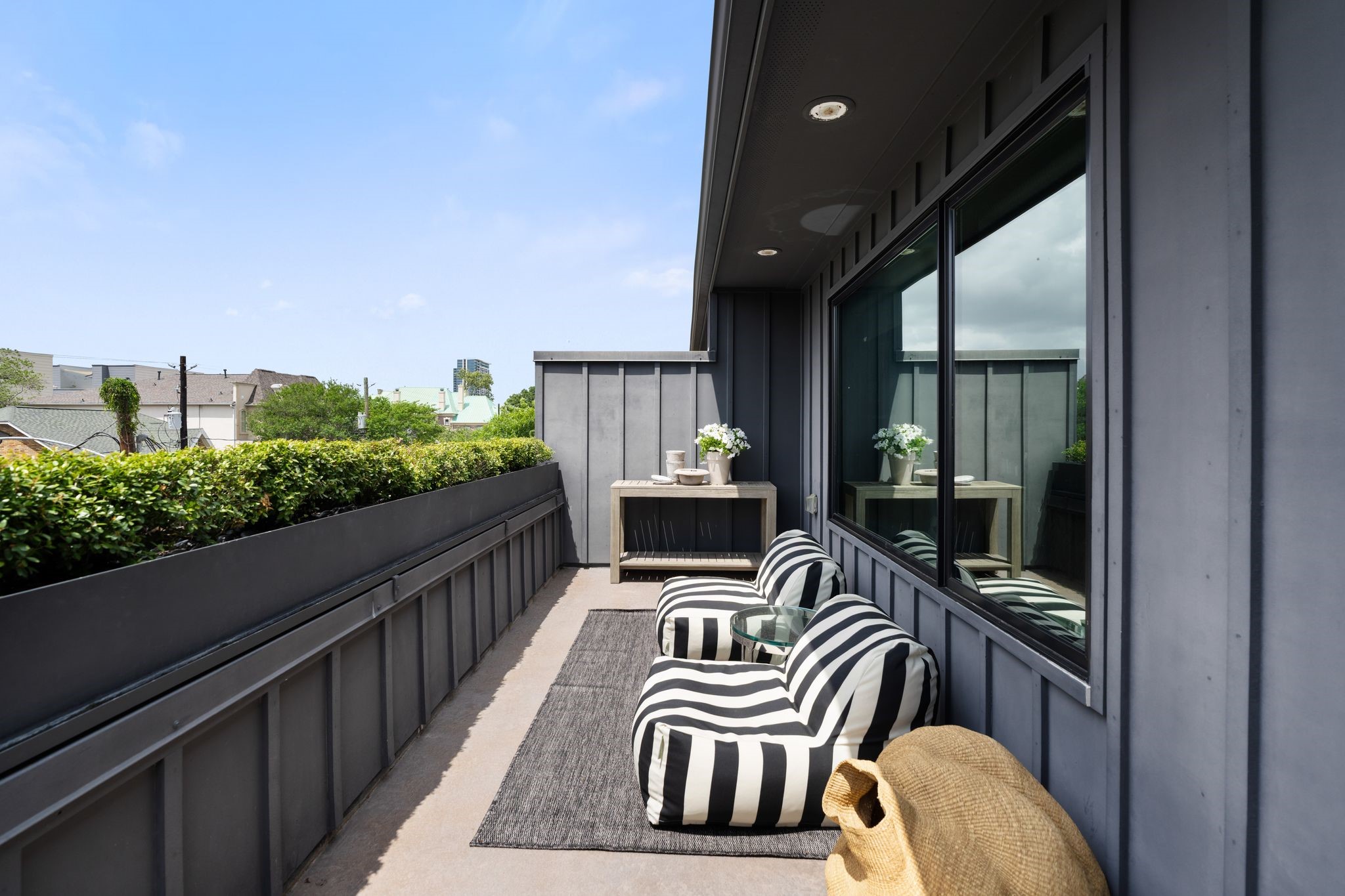  2117 Elmen Street B - 物件實景