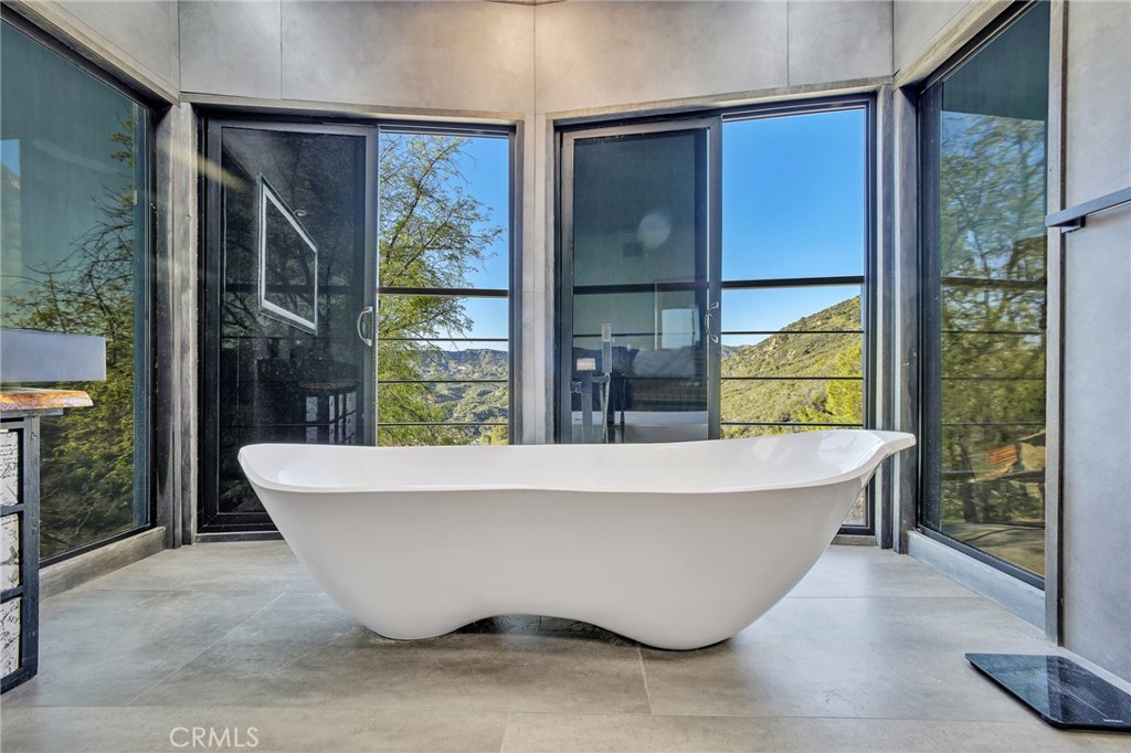 Calabasas, California, 91302, United States, 5 Bedrooms Bedrooms, ,3 BathroomsBathrooms,Residential,For Sale,1742769