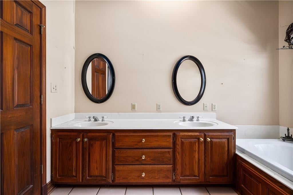 Natchitoches, Louisiana, 71457, United States, 3 Bedrooms Bedrooms, ,3 BathroomsBathrooms,Residential,For Sale,1983691