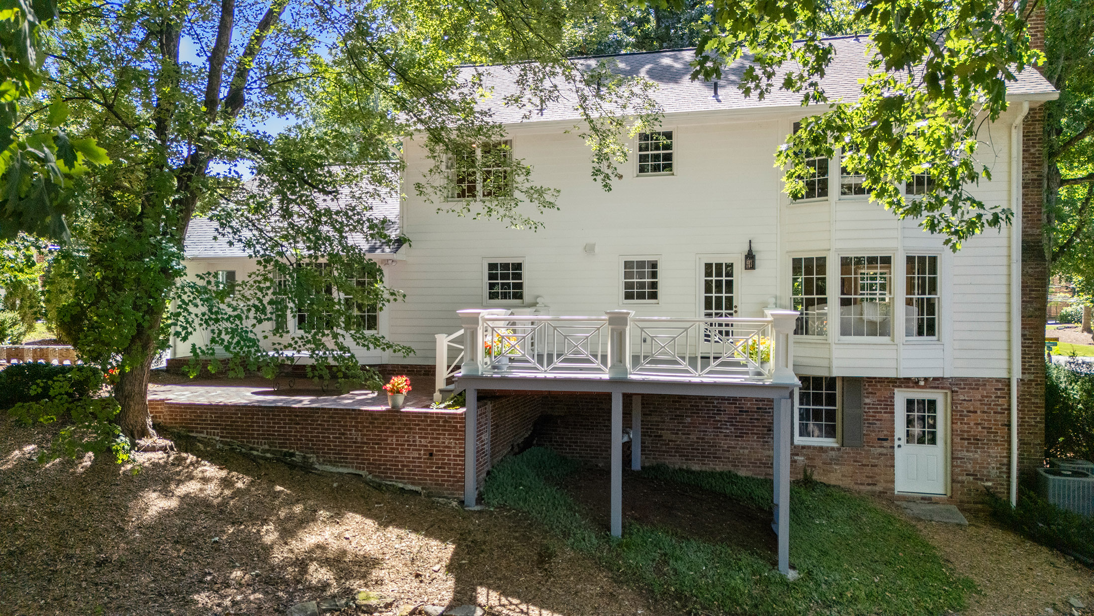  Beautifully Updated Colonial Residence - 物件實景