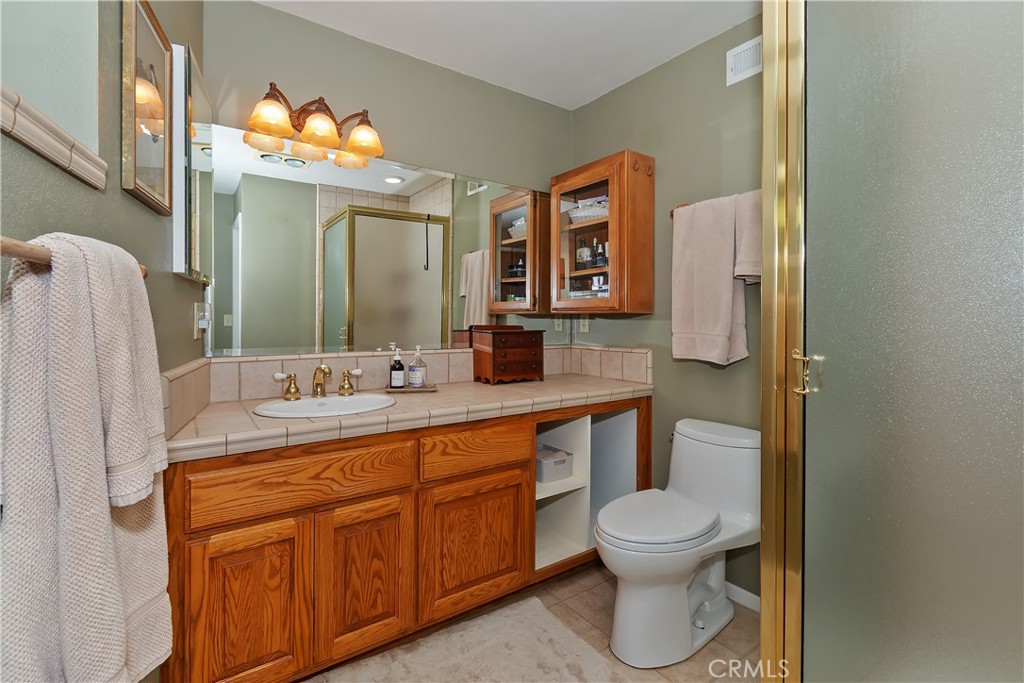 Lake Arrowhead, California, 92352, United States, 3 Bedrooms Bedrooms, ,1 BathroomBathrooms,Residential,For Sale,1988243