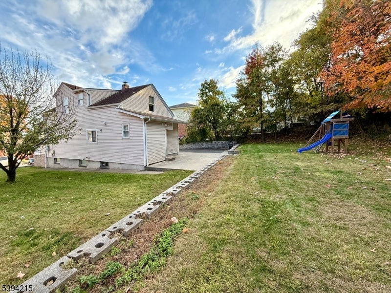 Haledon Boro, New Jersey, 07508, United States, 4 Bedrooms Bedrooms, ,2 BathroomsBathrooms,Residential,For Sale,1980965