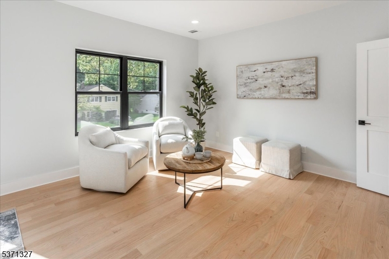 Chatham Boro, New Jersey, 07928, United States, 5 Bedrooms Bedrooms, ,6 BathroomsBathrooms,Residential,For Sale,2002999