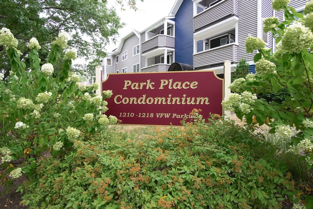 Boston, Massachusetts, 02132, United States, 2 Bedrooms Bedrooms, ,2 BathroomsBathrooms,Residential,For Sale,1912194