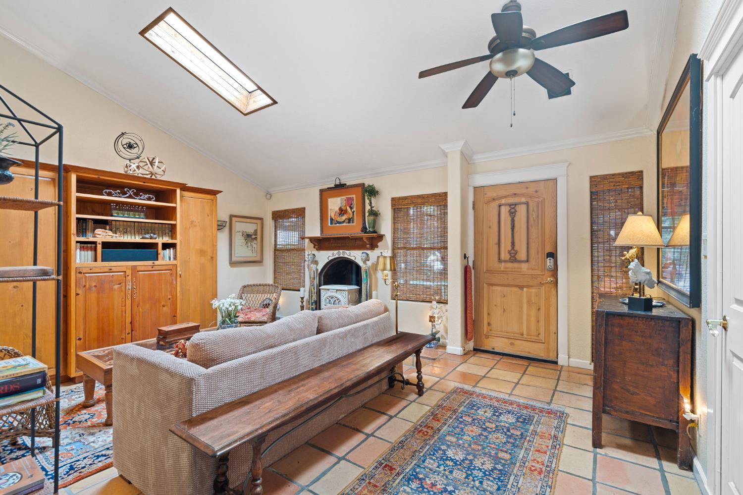 Davis, California, 95616, United States, 4 Bedrooms Bedrooms, ,5 BathroomsBathrooms,Residential,For Sale,1895381