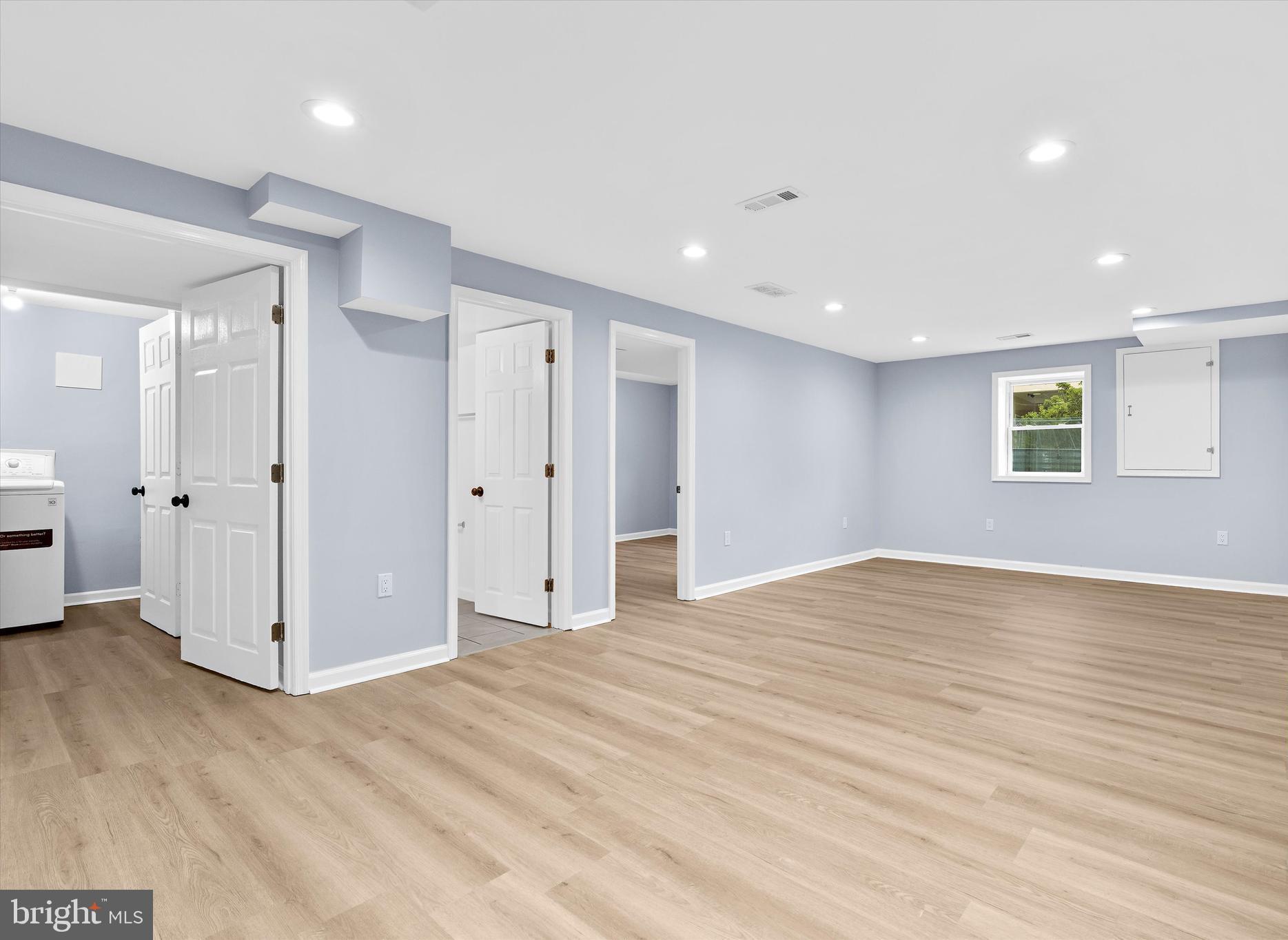 Rockville, Maryland, 20850, United States, 5 Bedrooms Bedrooms, ,5 BathroomsBathrooms,Residential,For Sale,1978251