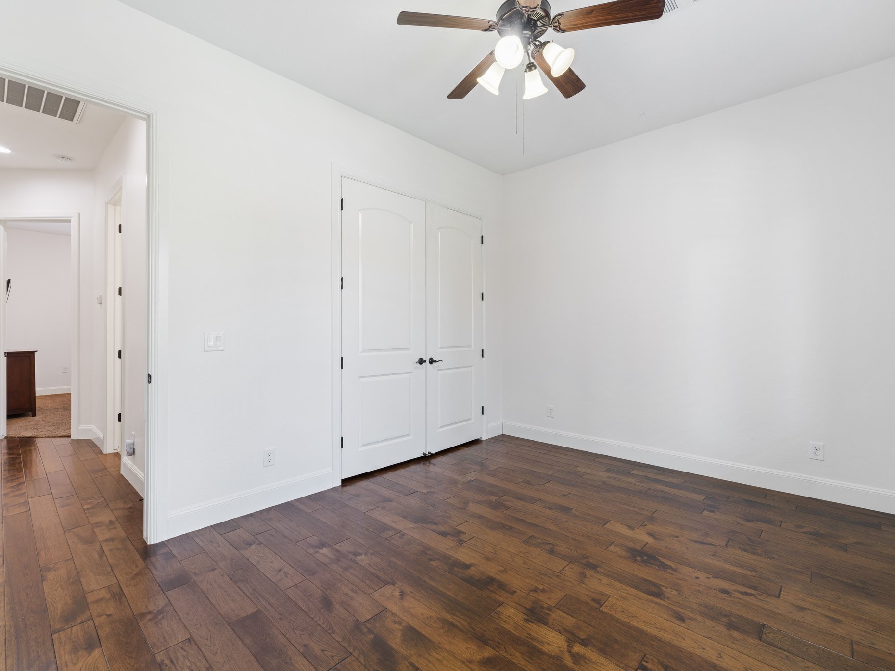  Single-Level Living with Private Pool & Rare 6-Car Garage in Green Springs - 物件實景