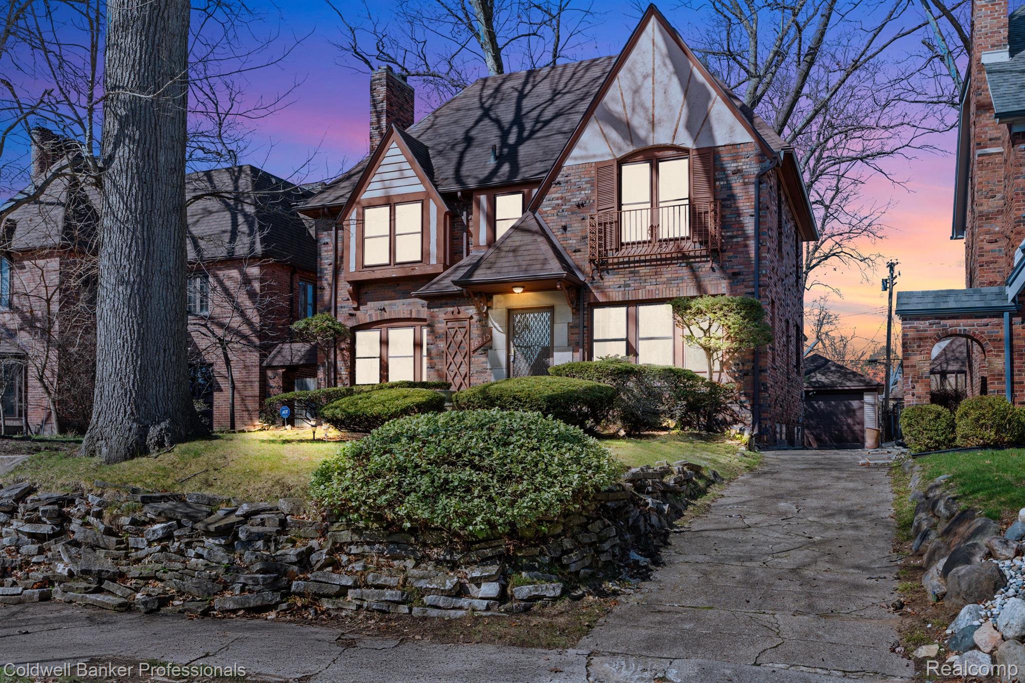 Detroit, Michigan, 48221, United States, 4 Bedrooms Bedrooms, ,5 BathroomsBathrooms,Residential,For Sale,1947184