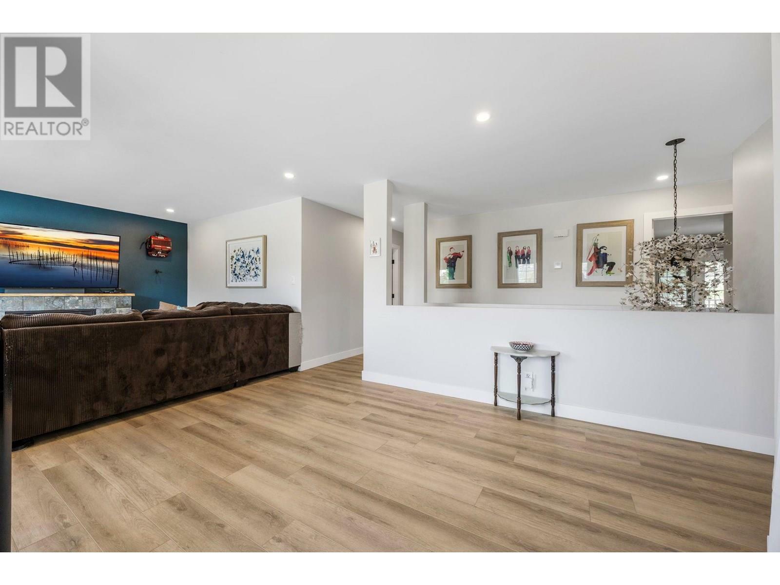 PENTICTON, British Columbia, V2A 1A7, CA, 6 Bedrooms Bedrooms, ,4 BathroomsBathrooms,Residential,For Sale,1859946