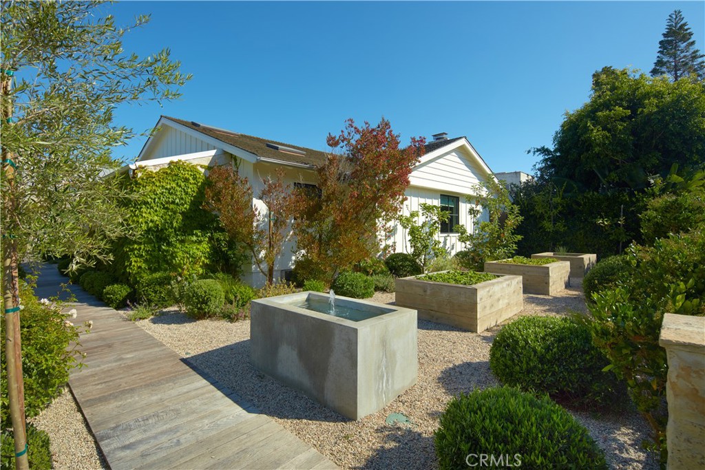 Newport Beach, California, 92660, United States, 4 Bedrooms Bedrooms, ,3 BathroomsBathrooms,Residential,For Sale,1927269