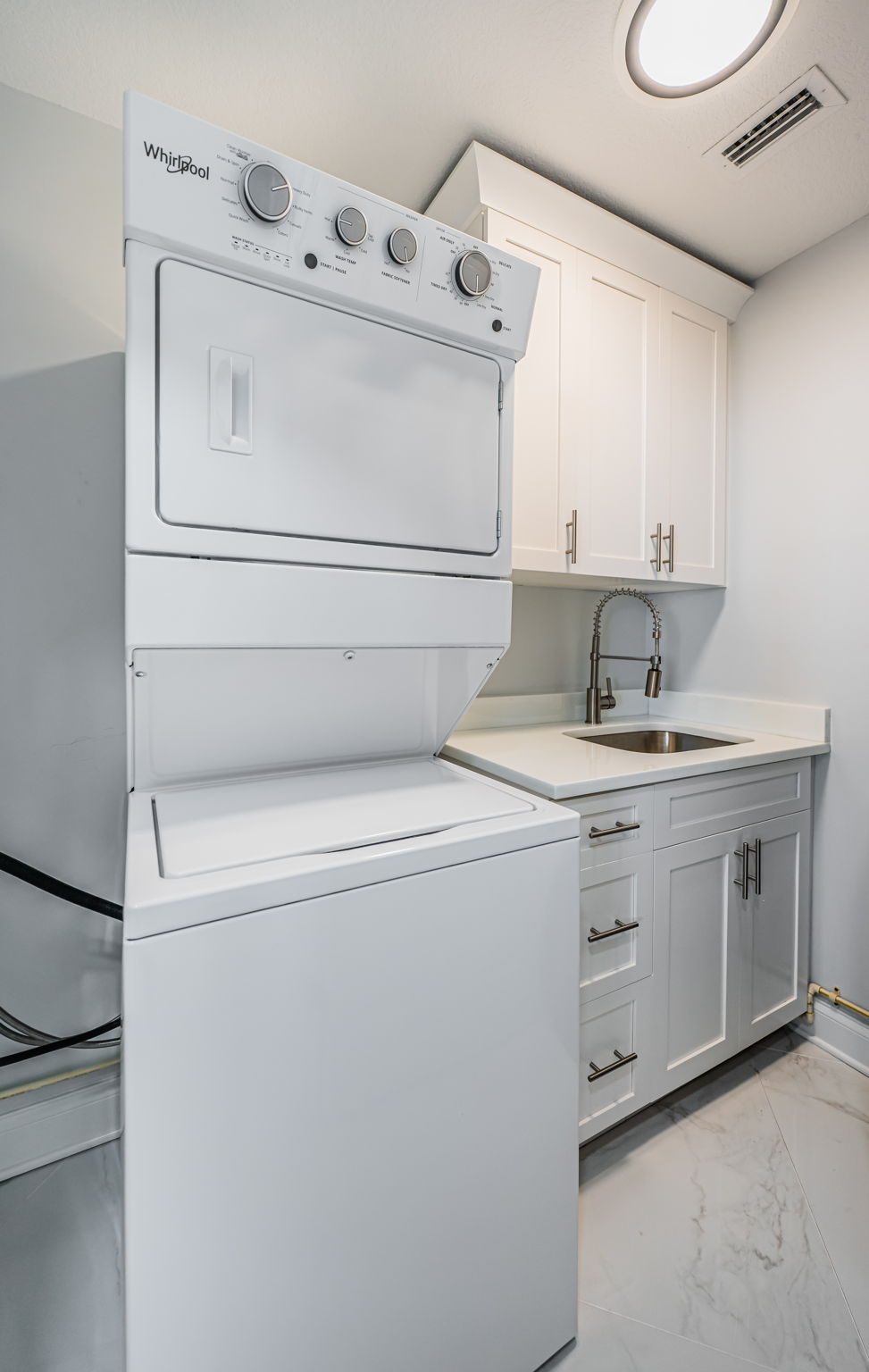 Belleair, Florida, 33756, United States, 2 Bedrooms Bedrooms, ,3 BathroomsBathrooms,Residential,For Sale,1979056