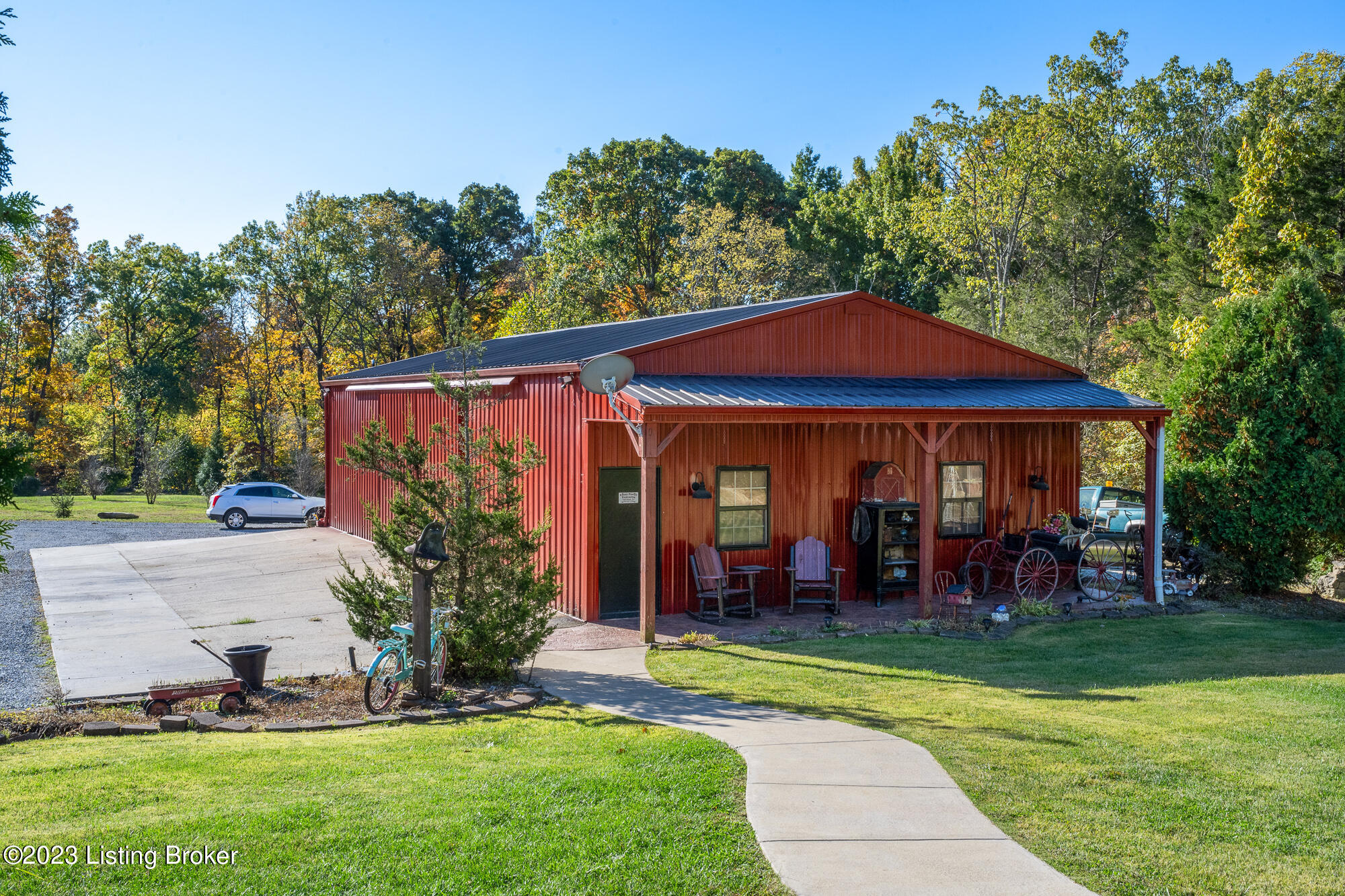 La Grange, Kentucky, 40031, United States, 5 Bedrooms Bedrooms, ,3 BathroomsBathrooms,Residential,For Sale,1793584
