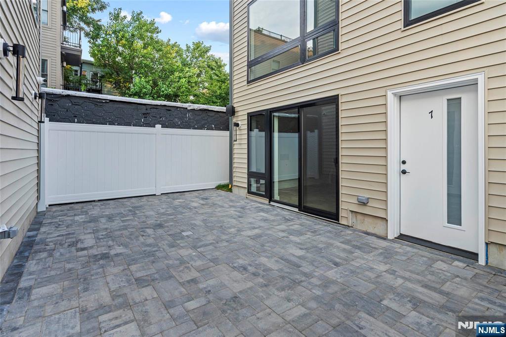 Jersey City, New Jersey, 07307, United States, 3 Bedrooms Bedrooms, ,3 BathroomsBathrooms,Residential,For Sale,2002133