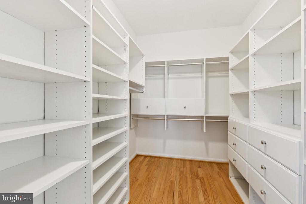 Fairfax, Virginia, 22030, United States, 3 Bedrooms Bedrooms, ,3 BathroomsBathrooms,Residential,For Sale,1904338