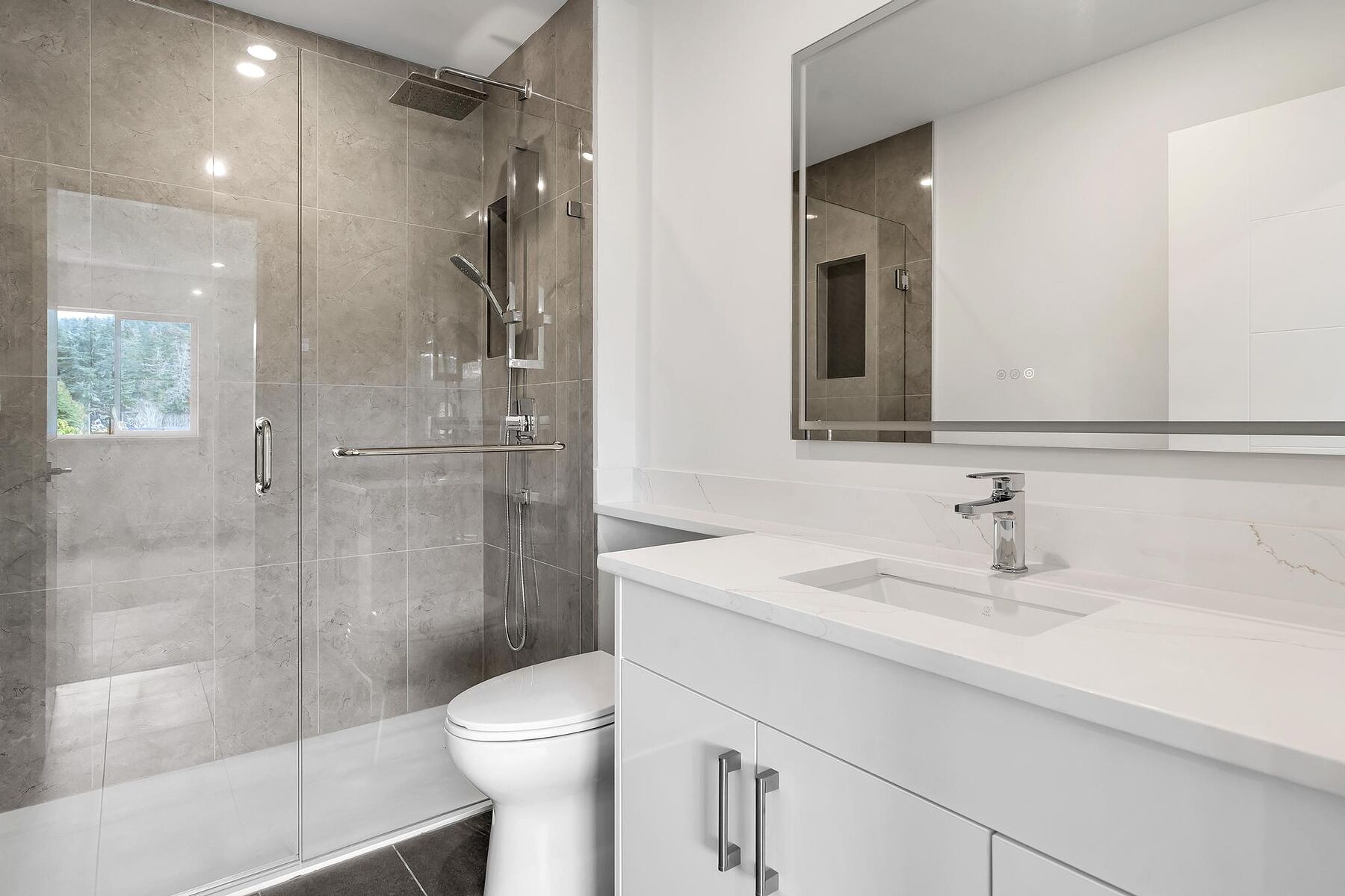  Brand New Gordon Head Townhome - 物件實景