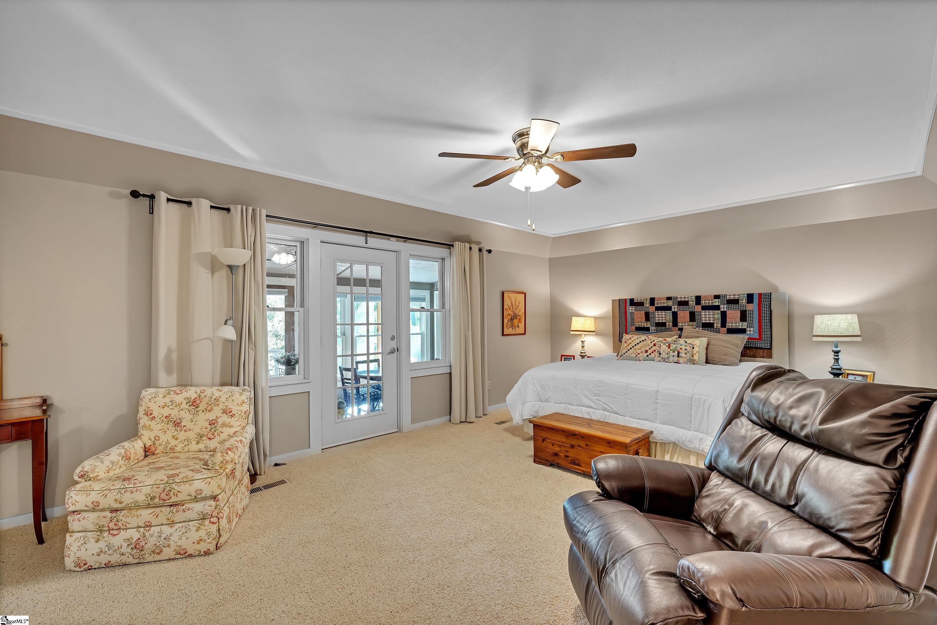 Landrum, South Carolina, 29356, United States, 3 Bedrooms Bedrooms, ,3 BathroomsBathrooms,Residential,For Sale,1948033