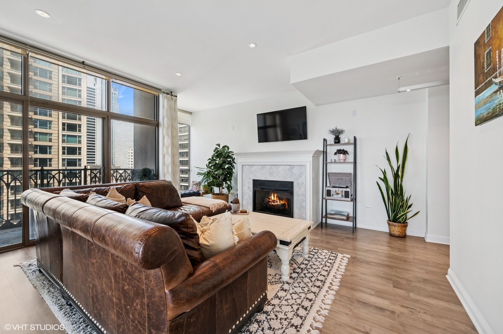 Chicago, Illinois, 60611, United States, 2 Bedrooms Bedrooms, ,3 BathroomsBathrooms,Residential,For Sale,1901320