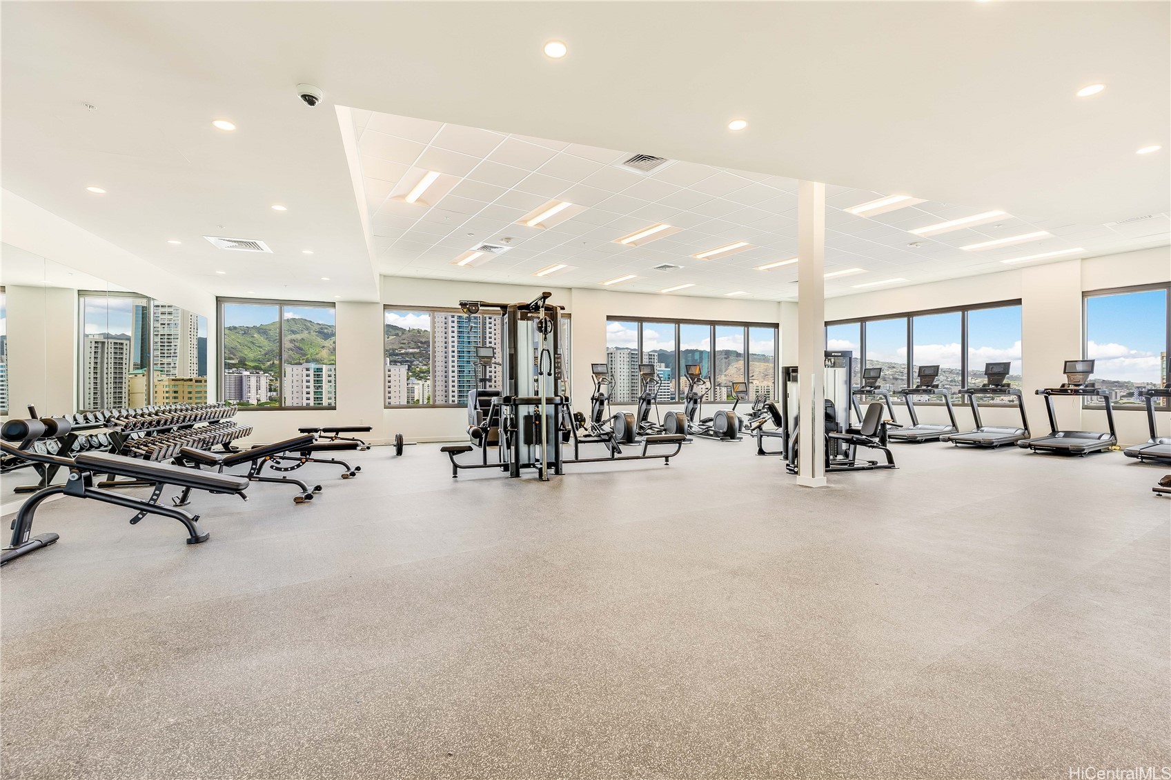 Honolulu, Hawaii, 96814, United States, 2 Bedrooms Bedrooms, ,2 BathroomsBathrooms,Residential,For Sale,1960567